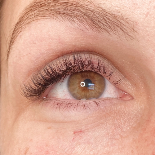 Soft volume lashes med UV lavet ved Beauty By Kryger nær Haderslev