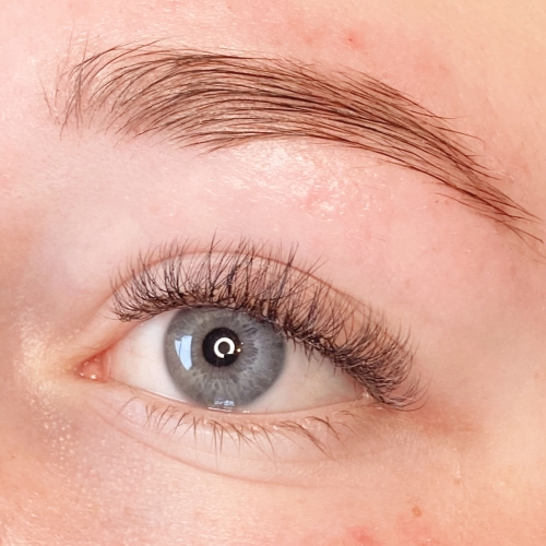 Lash extension med hybrid lashes lavet ved Beauty By Kryger nær Haderslev