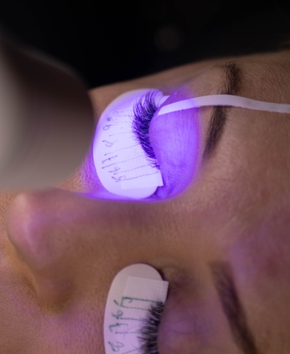 Lash extensions med UV-lys i Sommersted, mellem Kolding og Aabenraa