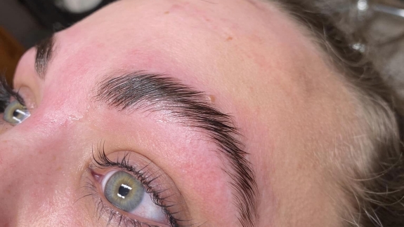 Efterbillede af lash extensions og brow lamination nær Haderslev