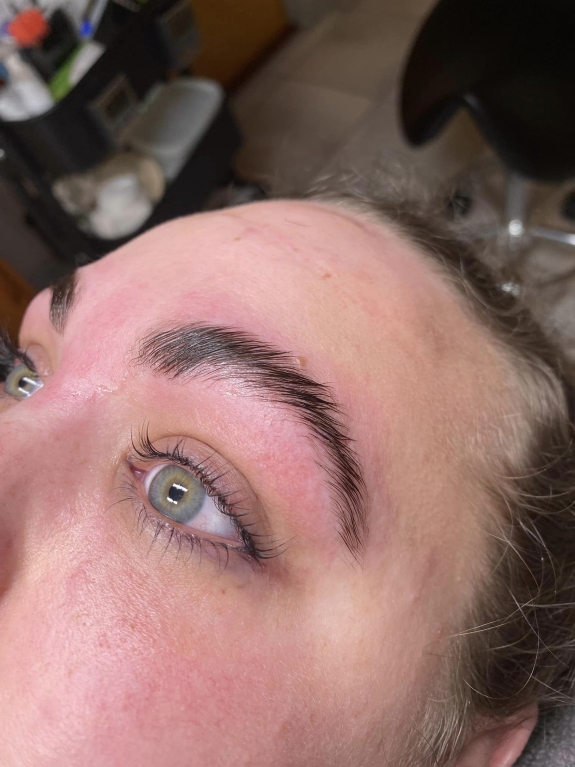 Efterbillede af lash extensions og brow lamination nær Haderslev